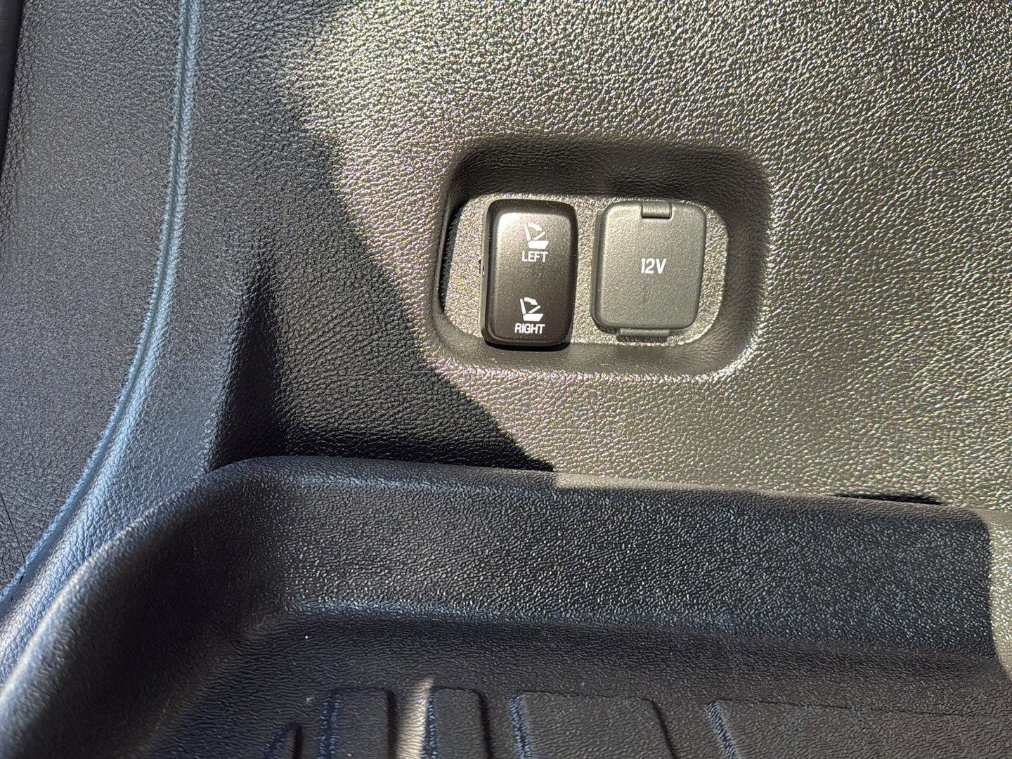 Used 2024 Ford Edge SEL w/ Convenience Package image 15