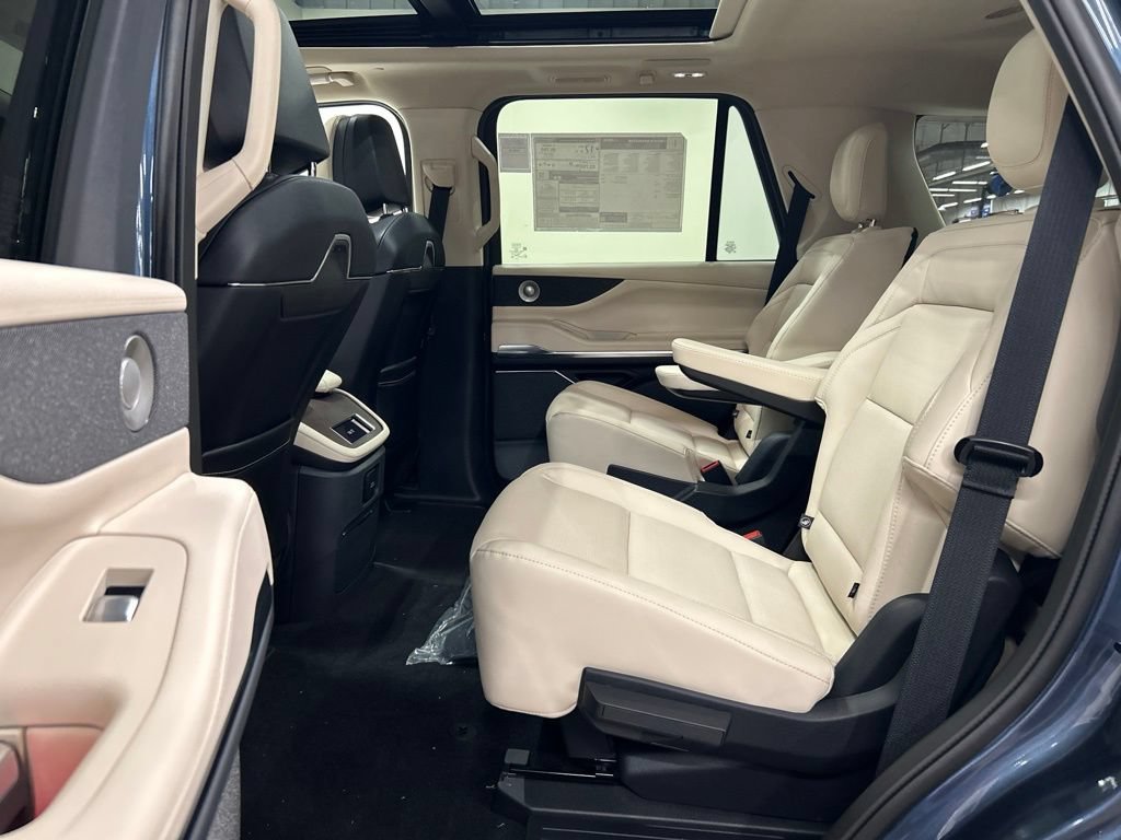 New 2027 Lincoln Navigator Reserve AWD/4WD image 29