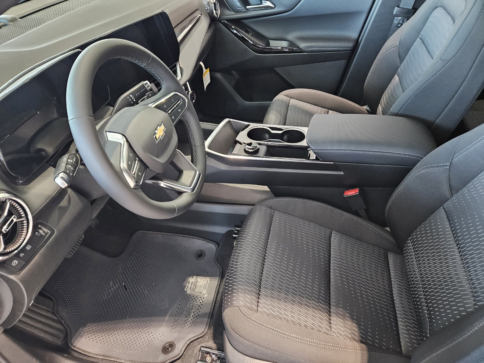 New 2027 Chevrolet Equinox LT w/ Safety and Technology Package FWD image 14