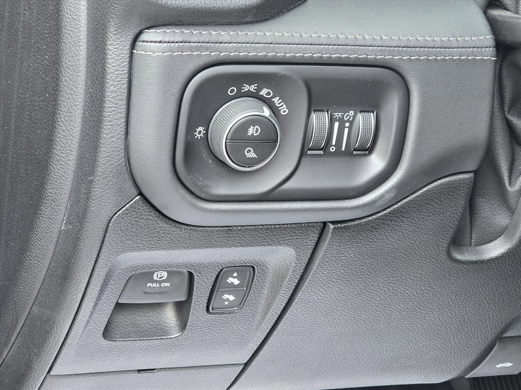 Used 2020 RAM 1500 Limited image 9