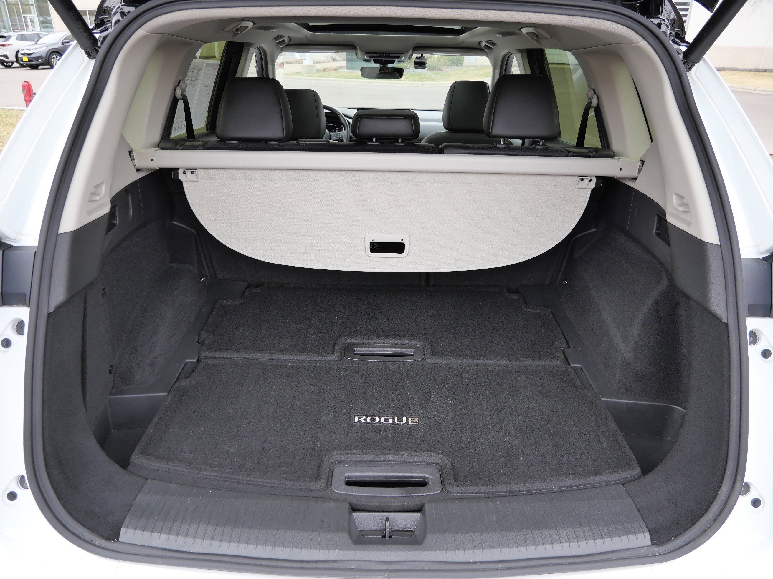Used 2024 Nissan Rogue Platinum w/ Platinum Premium Package AWD/4WD image 18