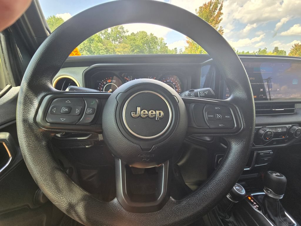 Used 2024 Jeep Wrangler Unlimited Sport AWD/4WD image 22