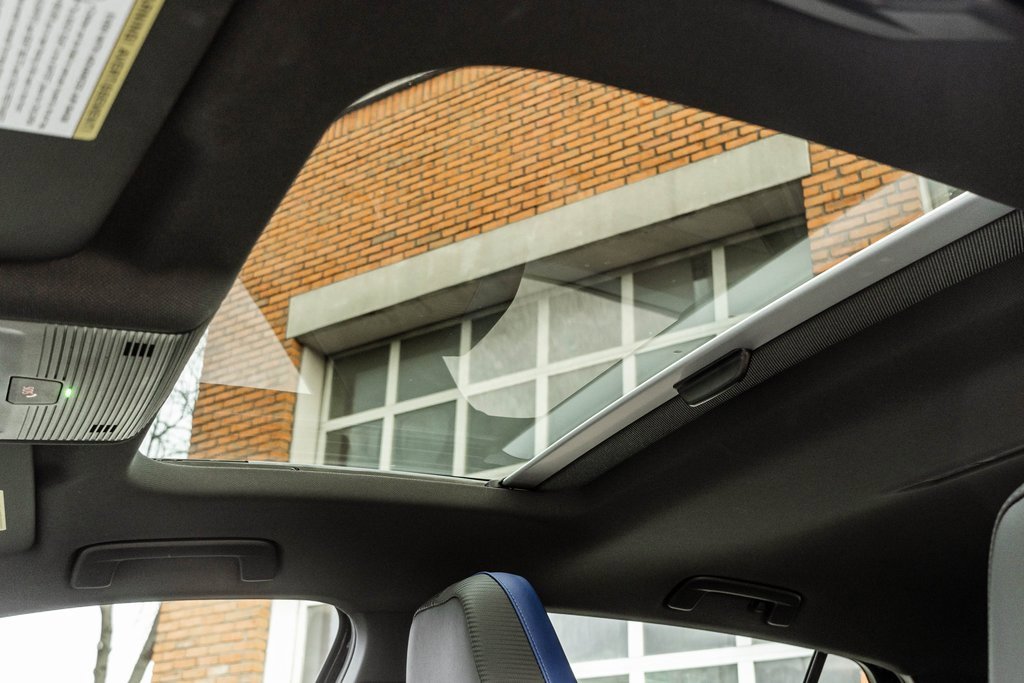 Used 2024 Volkswagen Golf R image 13