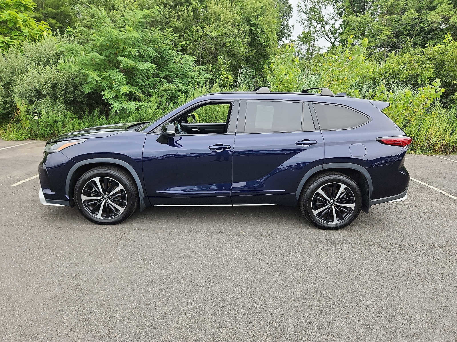 Used 2022 Toyota Highlander XSE image 7