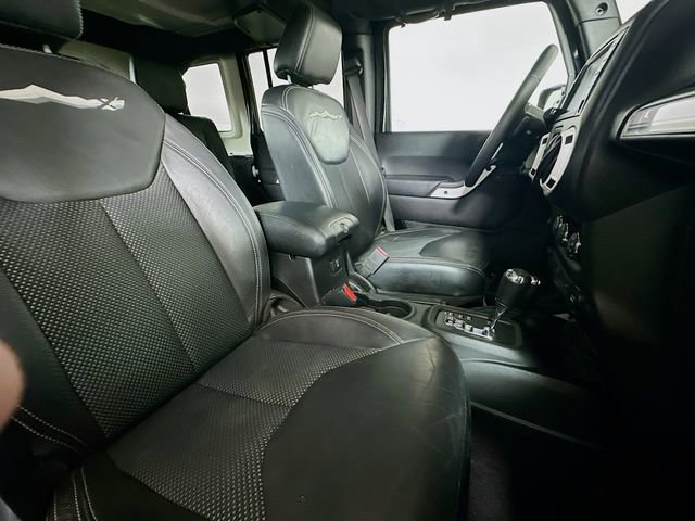 Used 2015 Jeep Wrangler Unlimited Sahara image 27