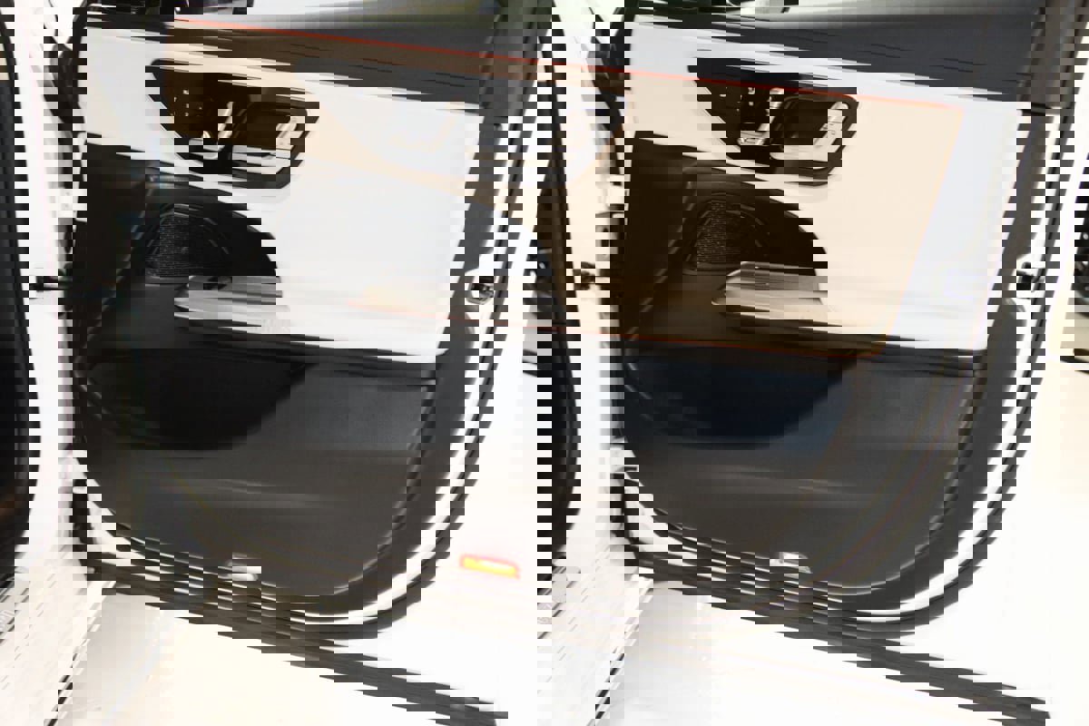 Used 2025 Mercedes-Benz E 350 4MATIC Sedan image 60