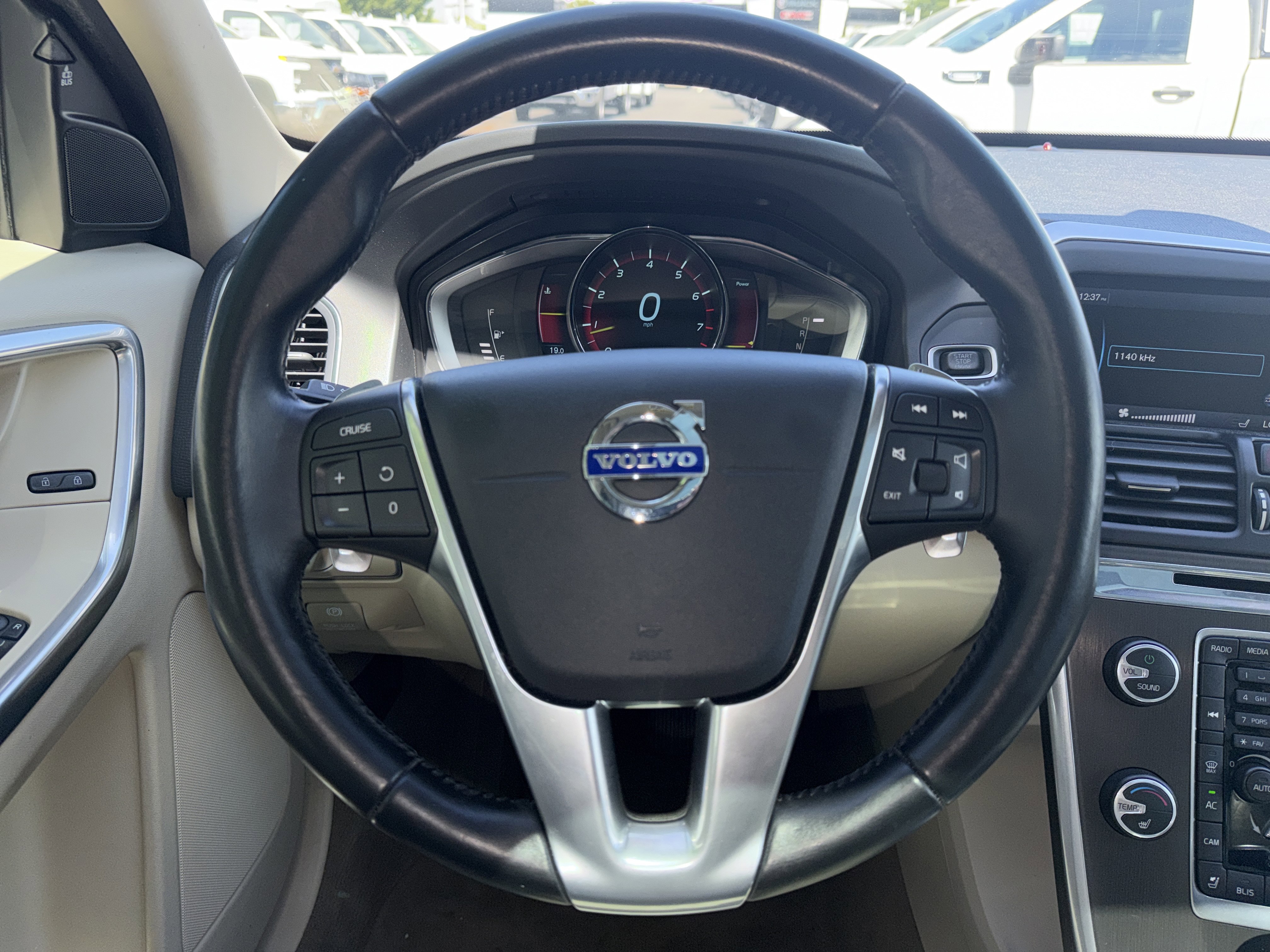 Used 2015 Volvo XC60 T6 Premier Plus image 18