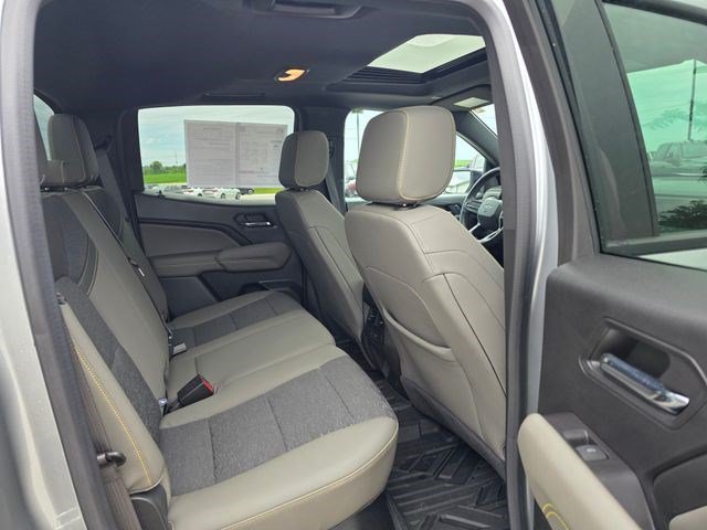 Used 2024 Chevrolet Colorado ZR2 w/ Technology Package AWD/4WD image 15