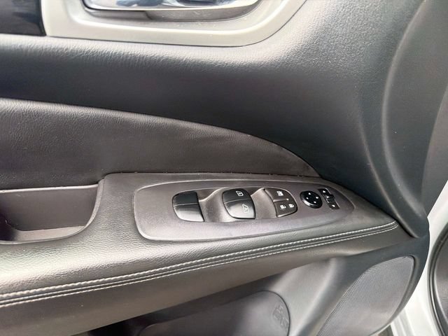 Used 2020 Nissan Pathfinder SV w/ Cargo Package FWD image 18