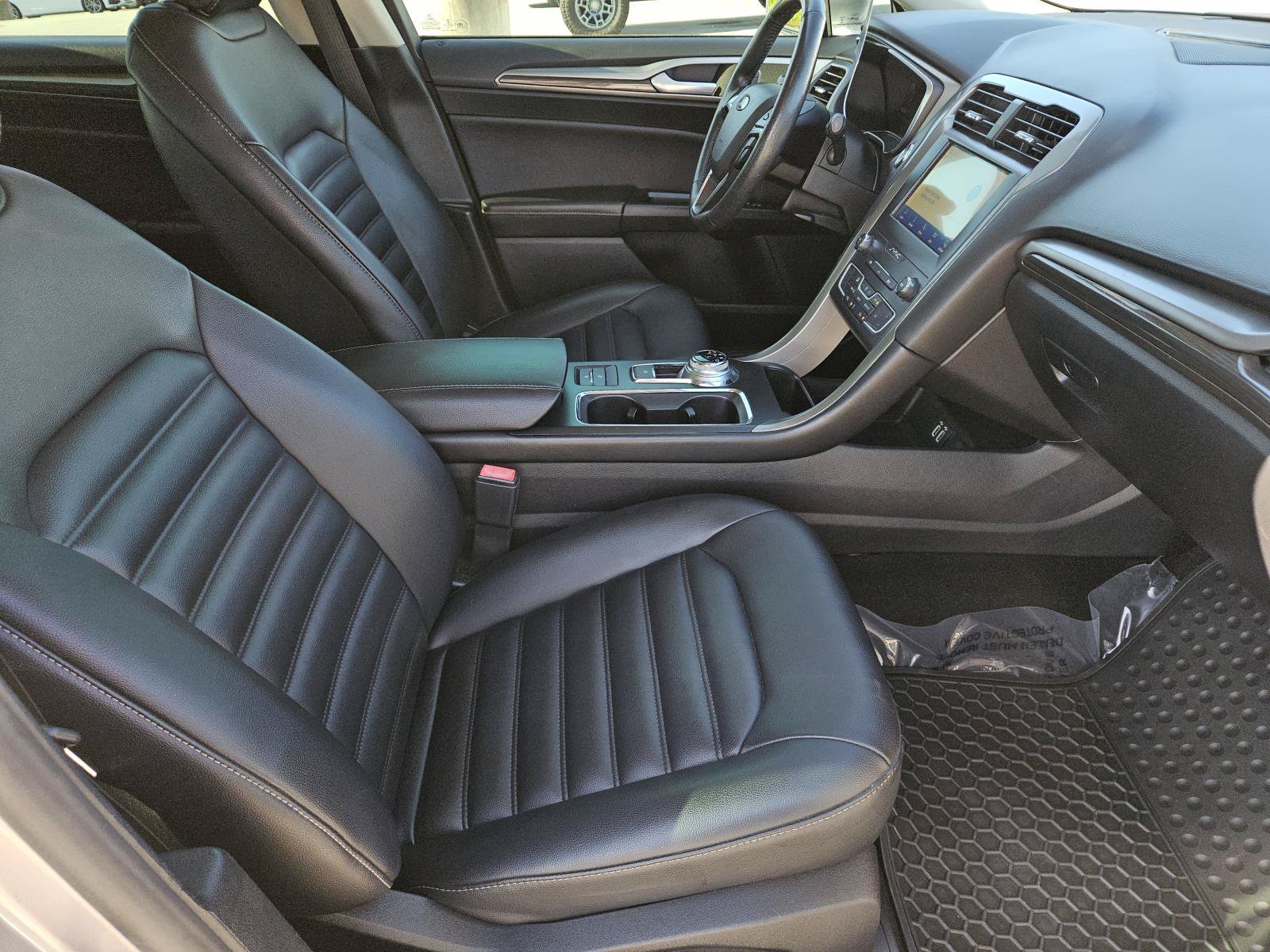 Used 2020 Ford Fusion SEL FWD image 31