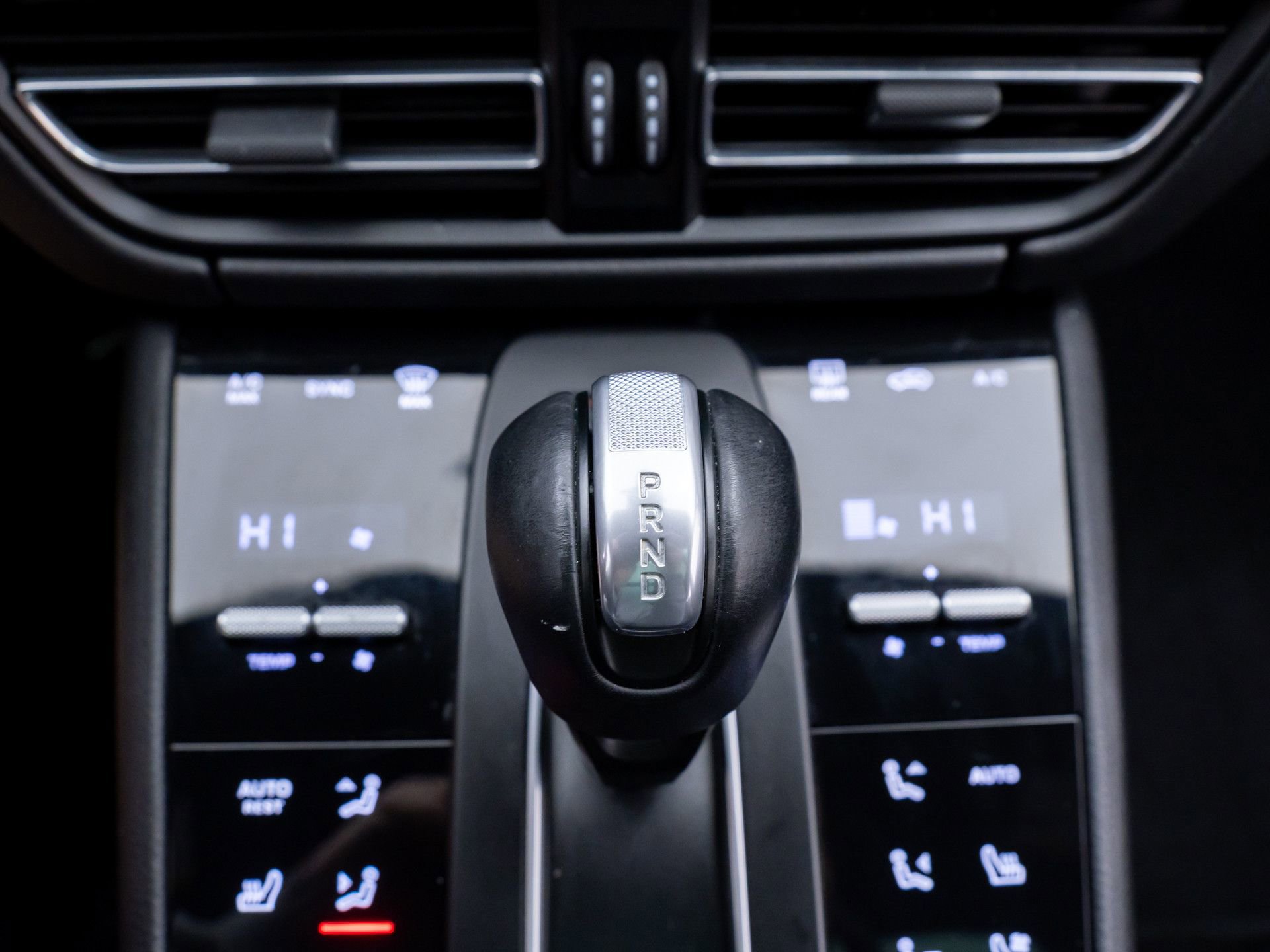 Certified 2023 Porsche Macan S image 24