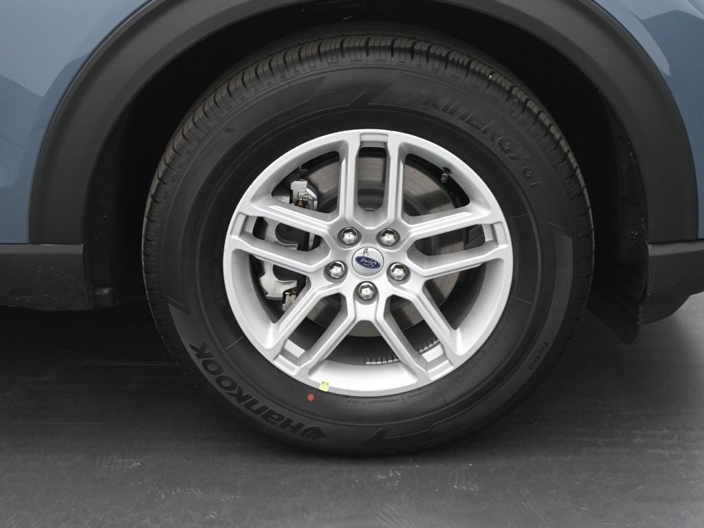 New 2026 Ford Explorer Active RWD image 23