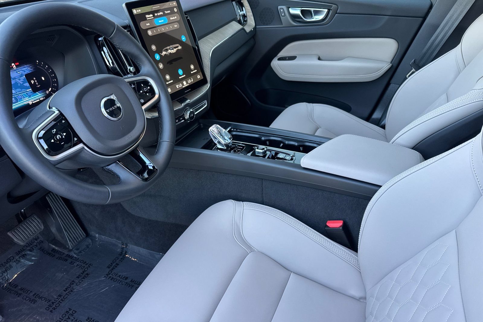 Certified 2026 Volvo XC60 B5 Plus w/ Protection Package Premier AWD/4WD image 9