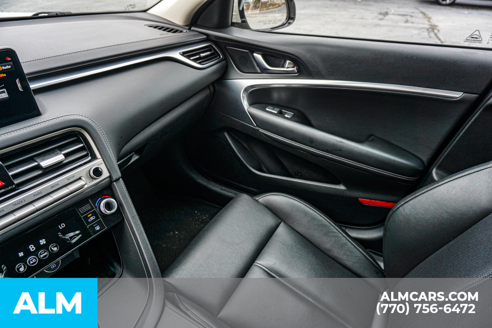 Used 2025 Genesis G70 2.5T RWD image 46