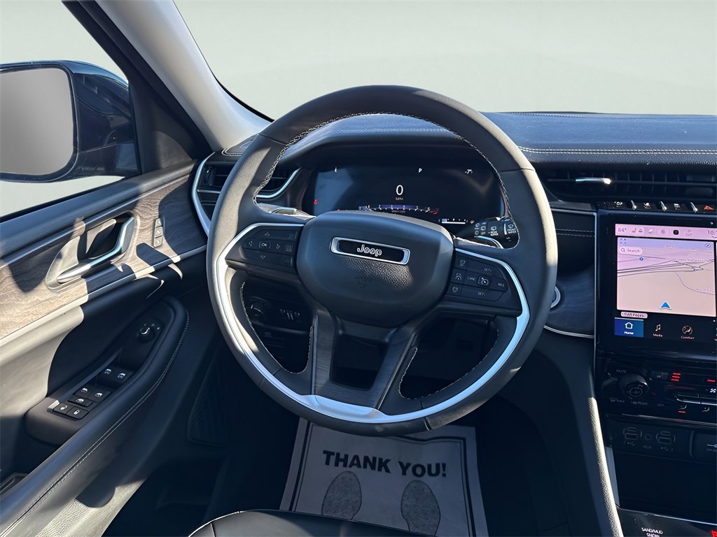 Used 2023 Jeep Grand Cherokee Limited w/ Black Appearance Package image 13