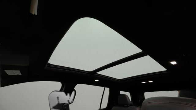 Used 2025 Chevrolet Traverse Z71 w/ Enhanced Driving Package image 19