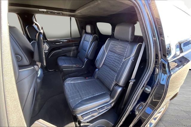 Used 2022 Cadillac Escalade Premium Luxury Platinum image 16