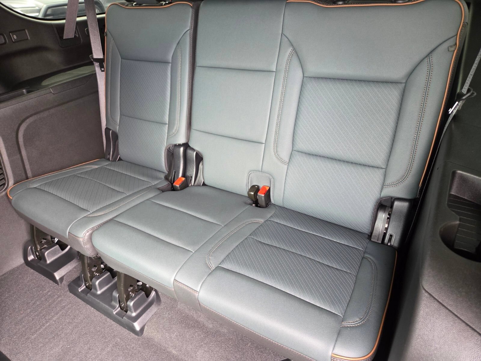 Used 2026 GMC Yukon XL AT4 w/ LPO, Floor Liner Package AWD/4WD image 13