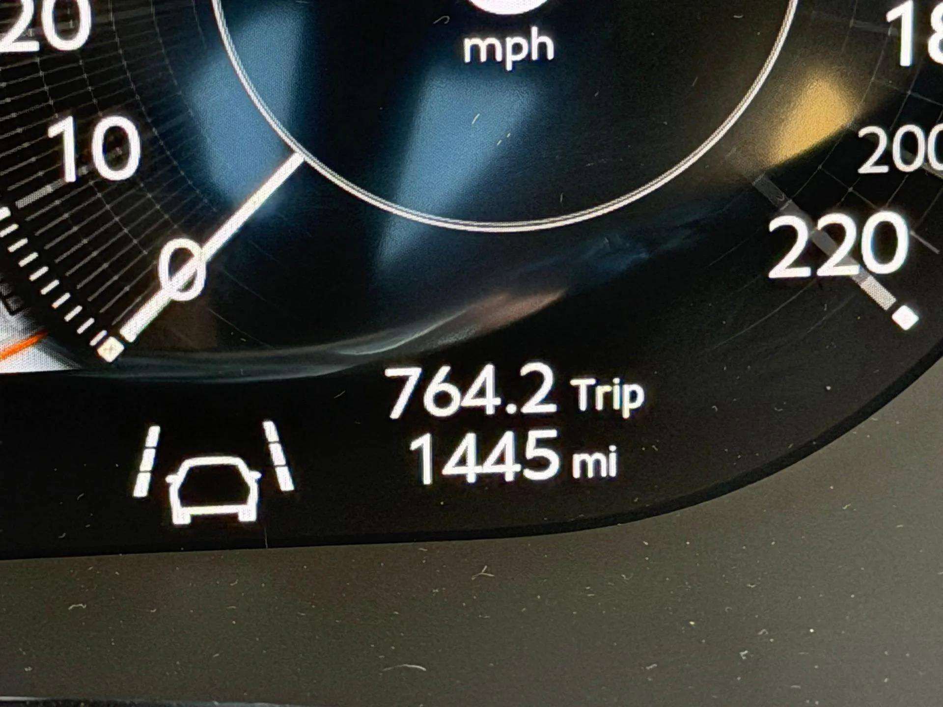 Used 2025 Bentley Flying Spur Plug-In Hybrid image 41