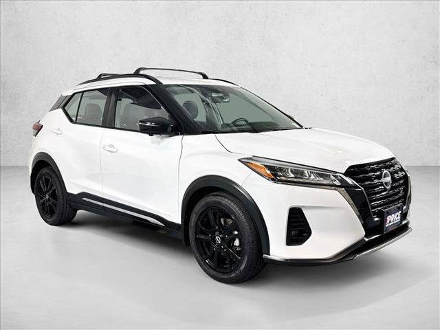 Used 2023 Nissan Kicks SR w/ Interior Electronics Package FWD image 3