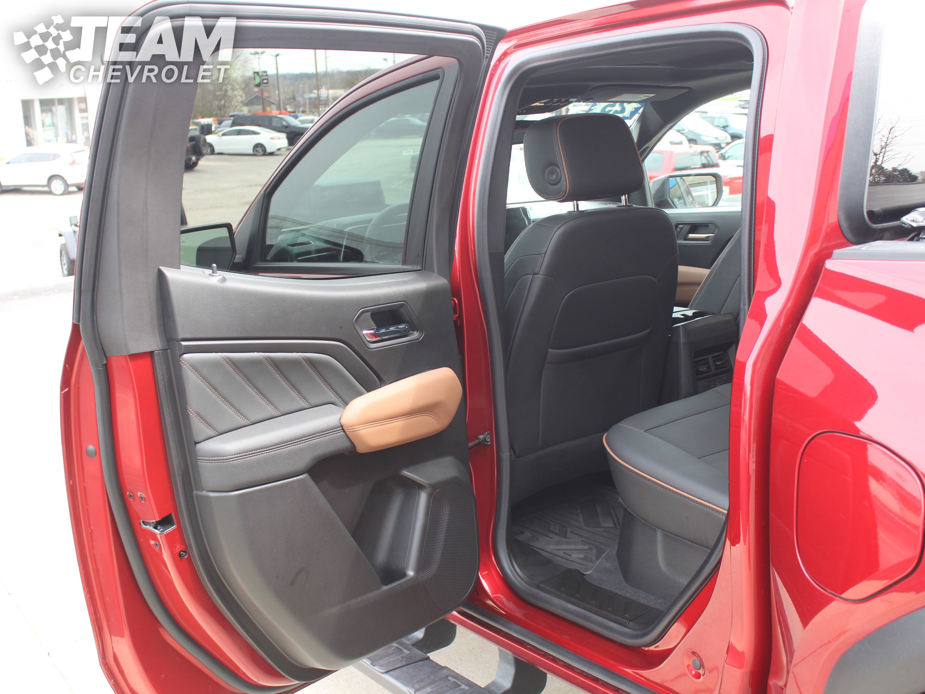 Used 2025 GMC Canyon AT4 w/ Technology Plus Package AWD/4WD image 20