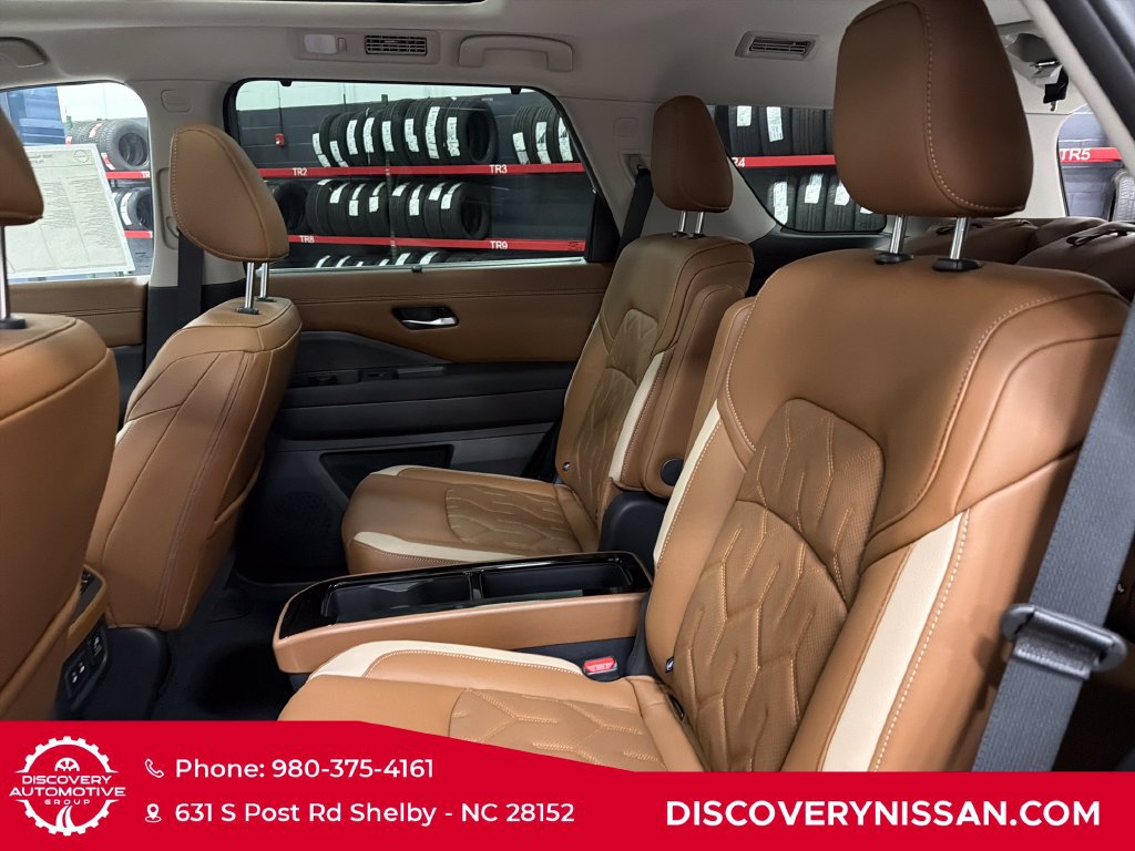 New 2026 Nissan Pathfinder Platinum w/ Accent Package AWD/4WD image 31