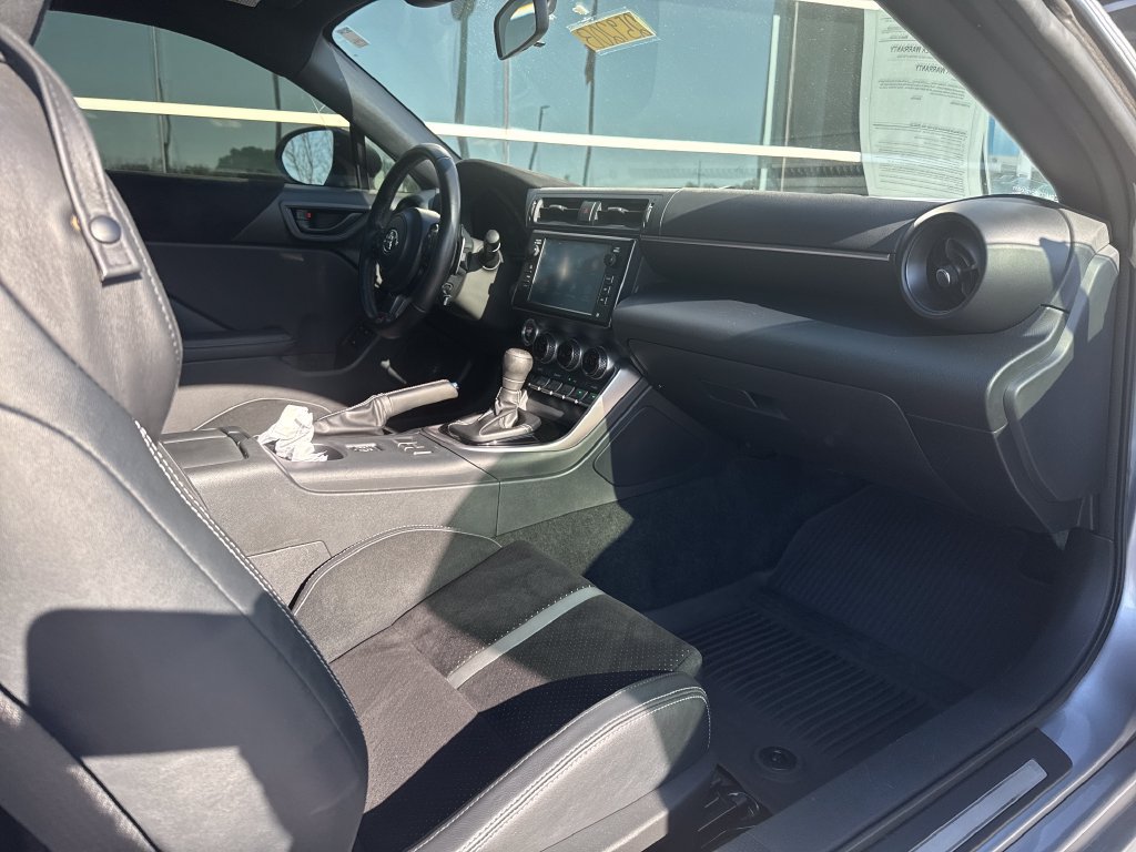 Used 2022 Toyota GR86 Premium w/ ALL Weather Mat Package (TMS) RWD image 34