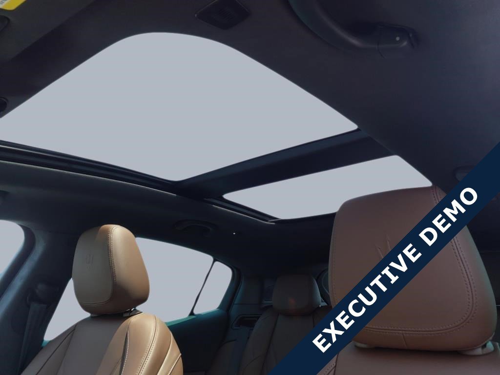 New 2024 Maserati Grecale GT image 4