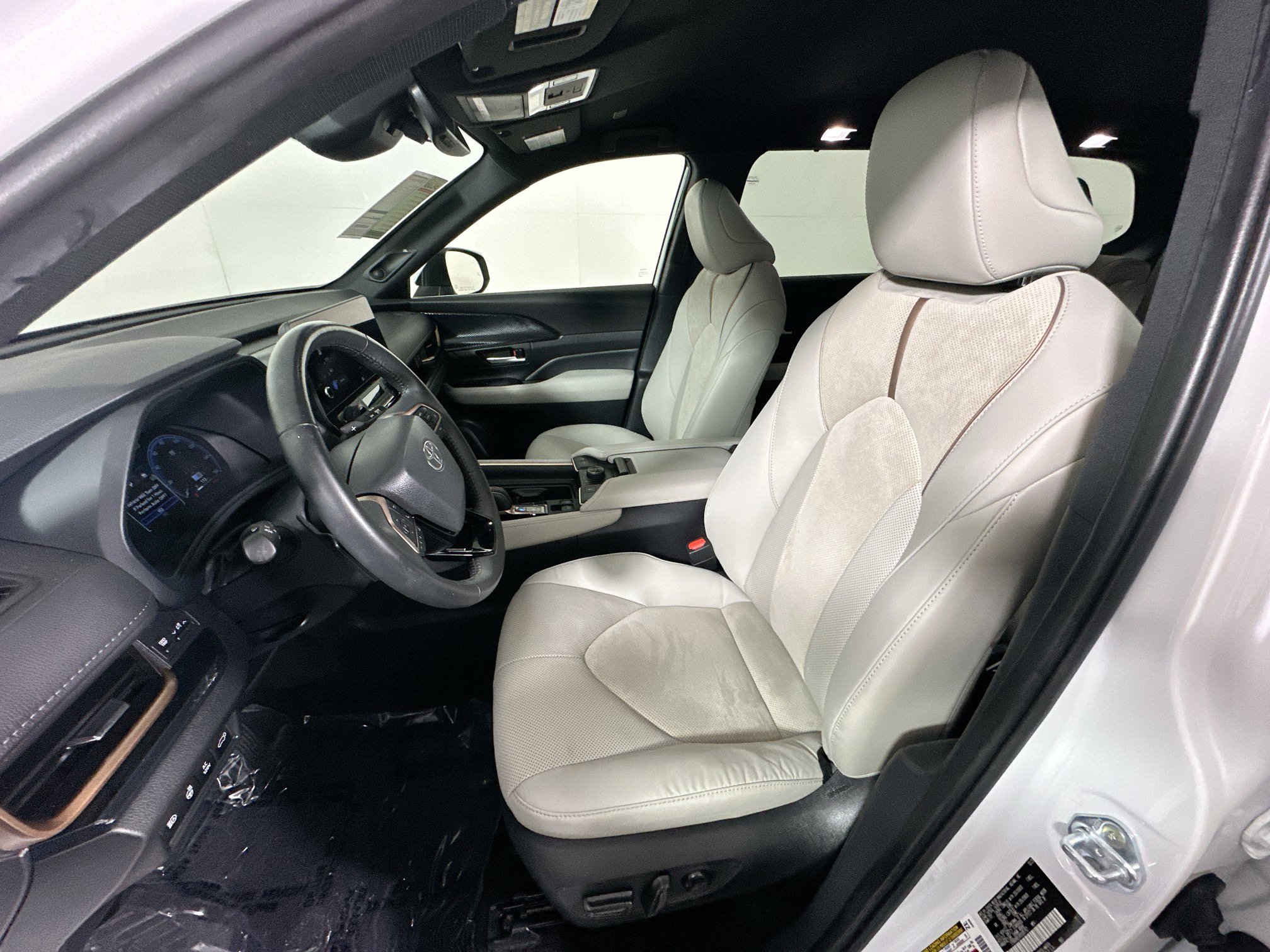 Used 2024 Toyota Grand Highlander AWD Hybrid image 12