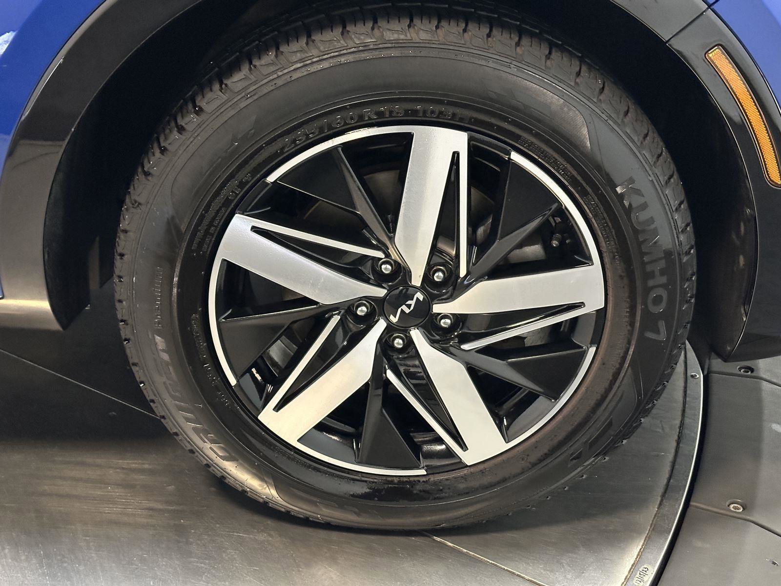 Used 2023 Kia Sorento EX w/ Panoramic Sunroof Package image 17