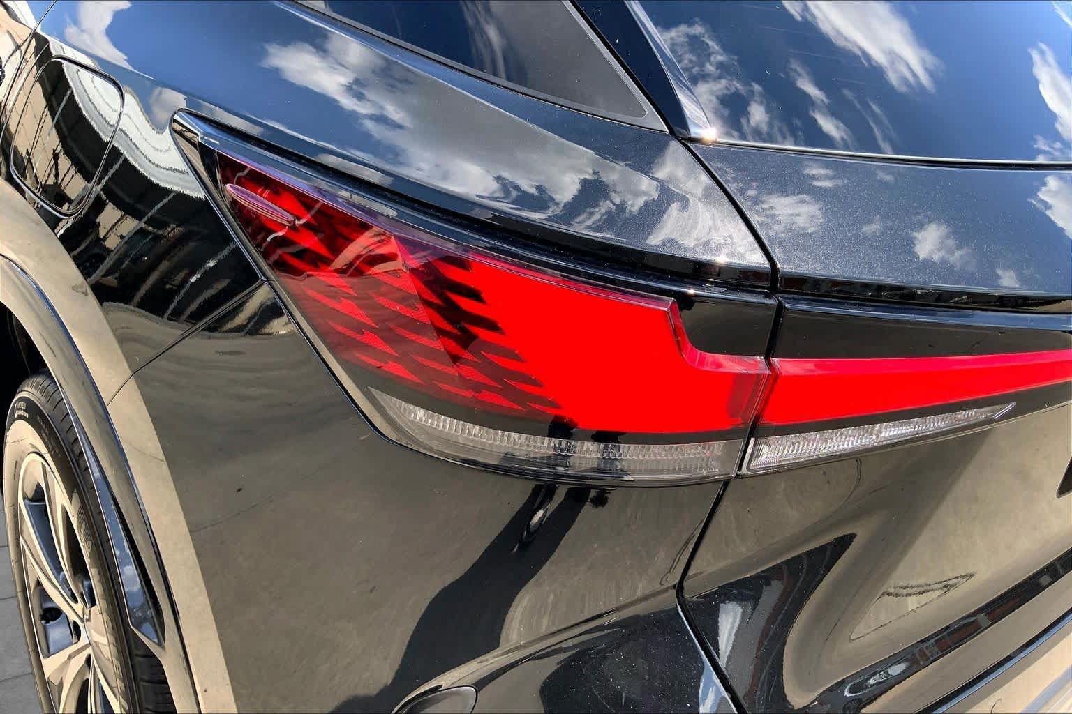 Used 2024 Lexus RX 350h w/ Accessory Package (Z1) AWD/4WD image 27