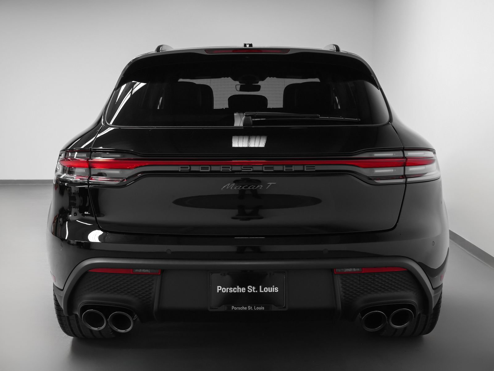 New 2026 Porsche Macan Turbo AWD/4WD image 11