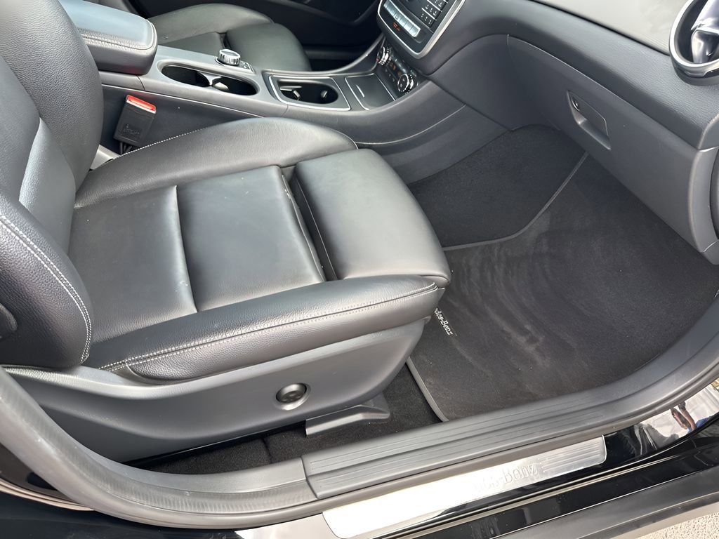 Used 2018 Mercedes-Benz GLA 250 image 16