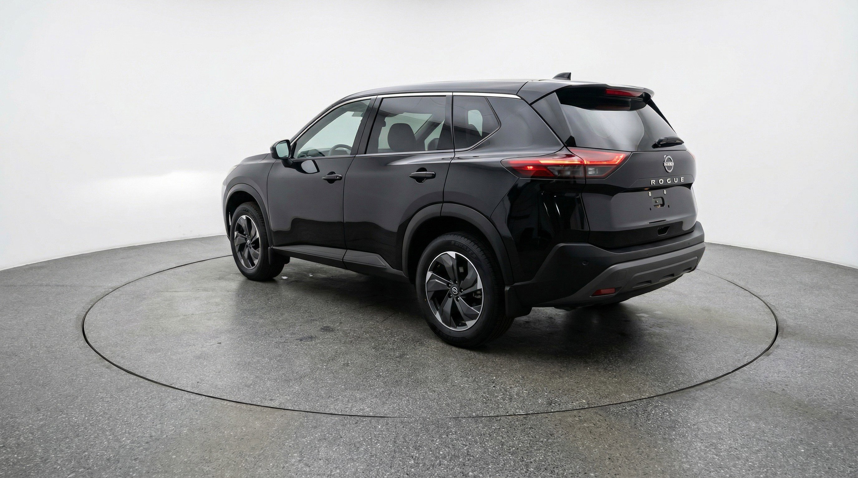 Used 2025 Nissan Rogue SV image 6