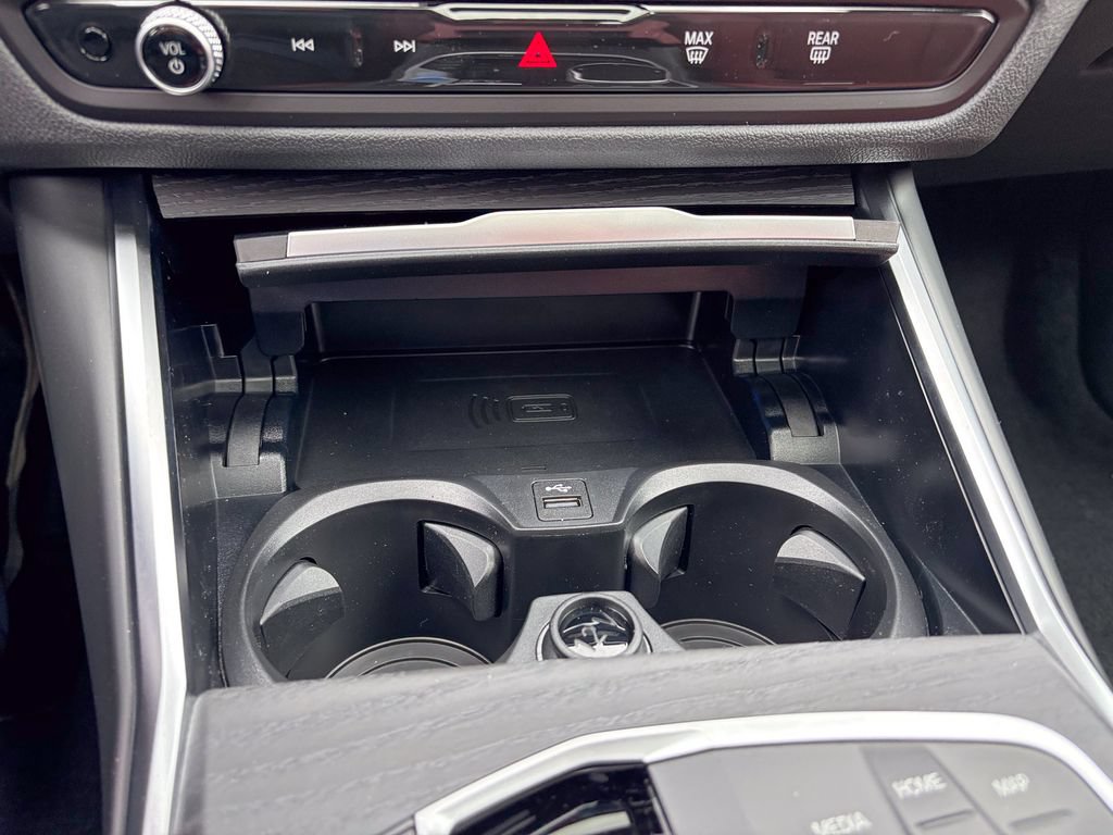 Used 2026 BMW i4 eDrive40 w/ Premium Package RWD image 24