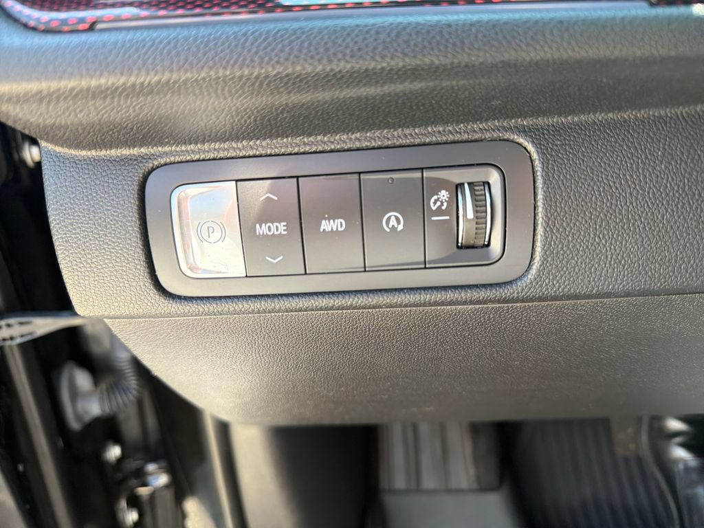 Certified 2025 Chevrolet Traverse Z71 w/ Enhanced Driving Package AWD/4WD image 28