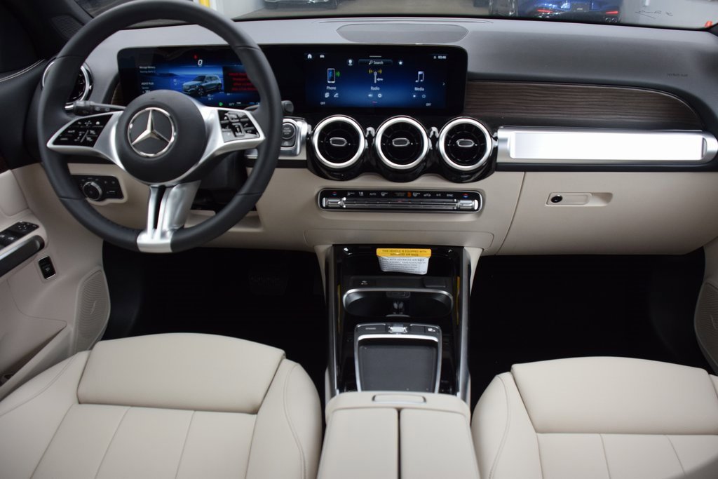 New 2025 Mercedes-Benz GLB 250 image 18