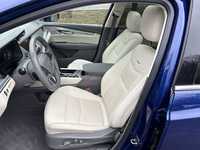 Used 2023 Cadillac XT5 Premium Luxury image 12