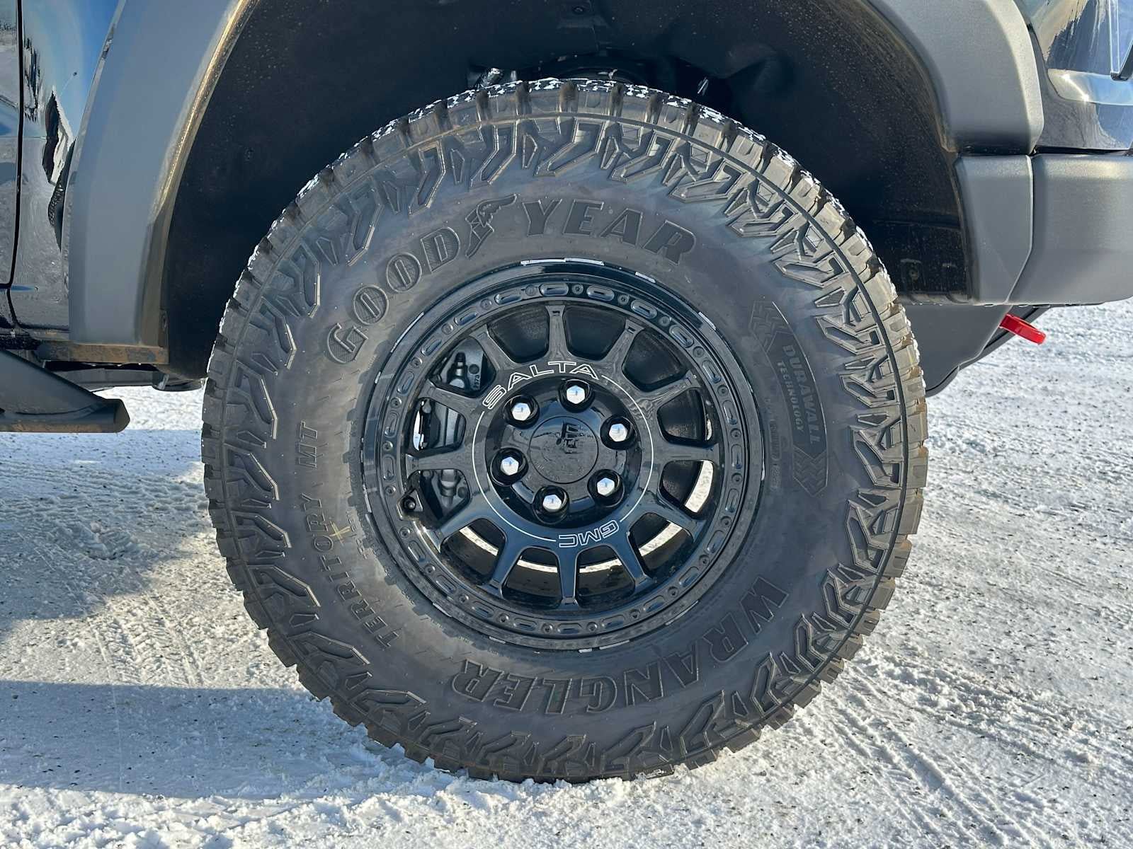 New 2026 GMC Canyon AT4X w/ AT4X AEV Edition AWD/4WD image 9