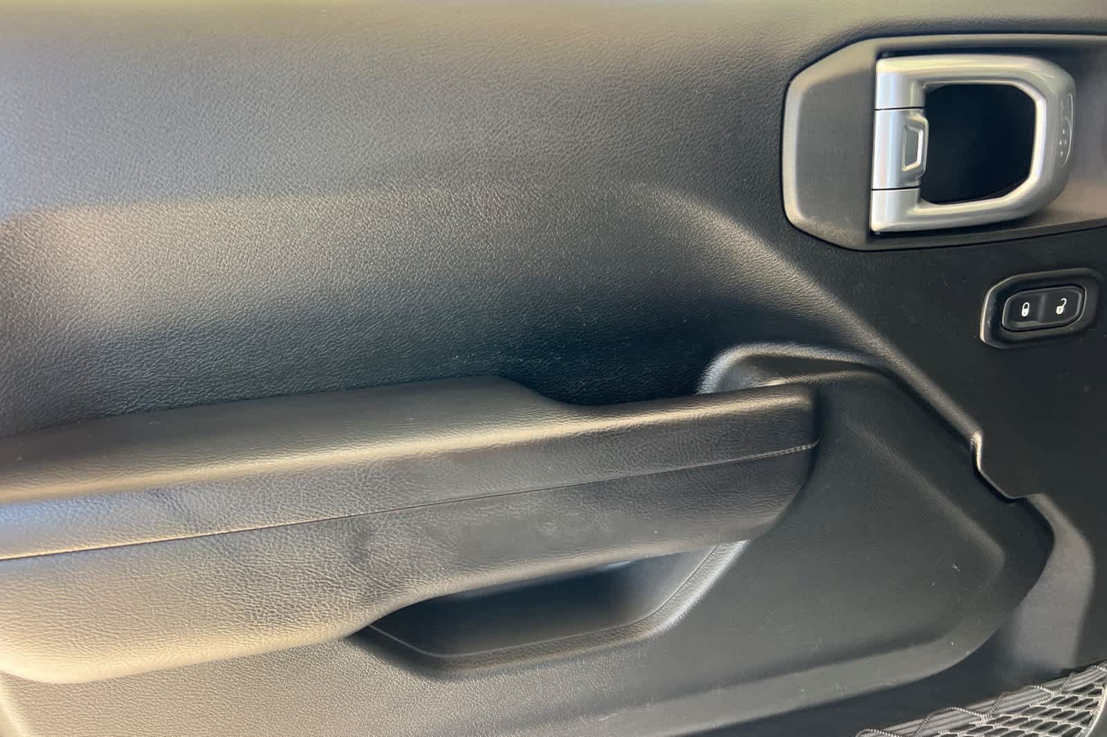 Used 2019 Jeep Wrangler Unlimited Sport S AWD/4WD image 12