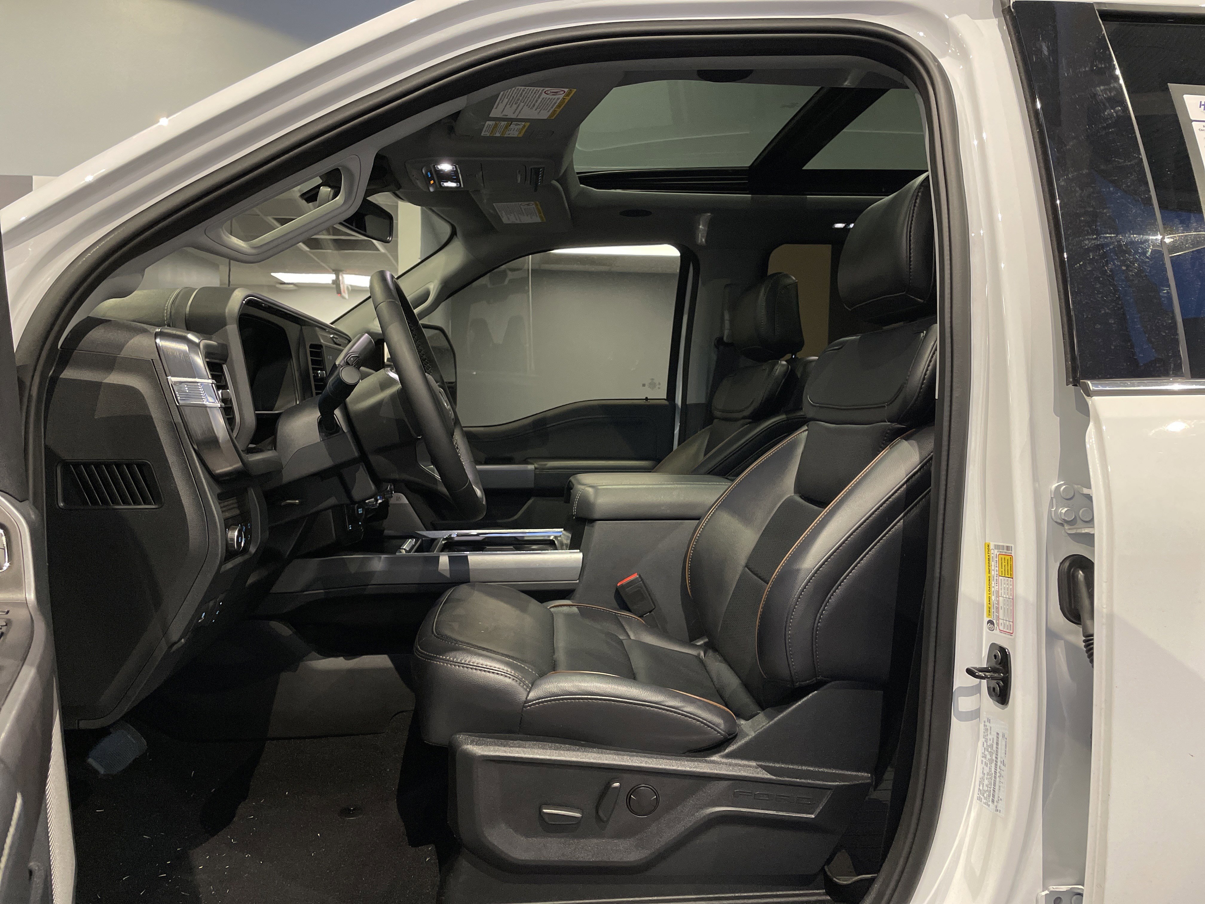 Used 2025 Ford F250 Lariat w/ Lariat Ultimate Package image 16