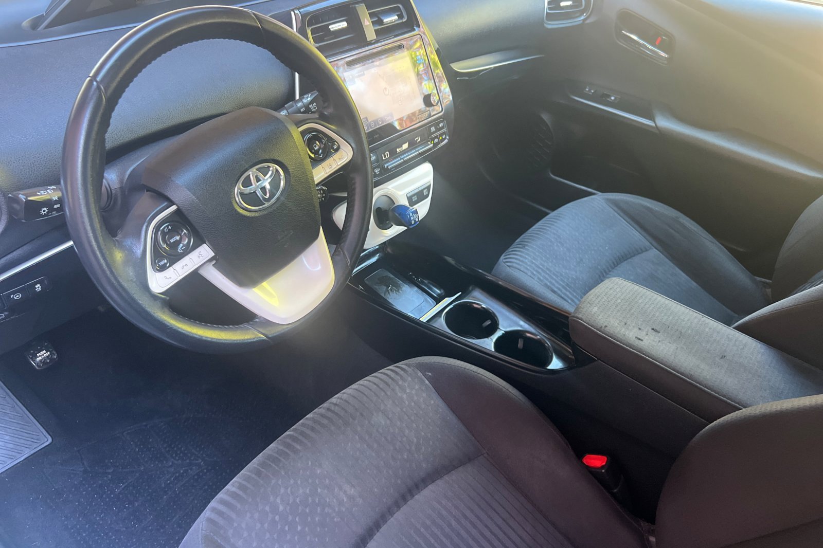 Used 2017 Toyota Prius Three image 11