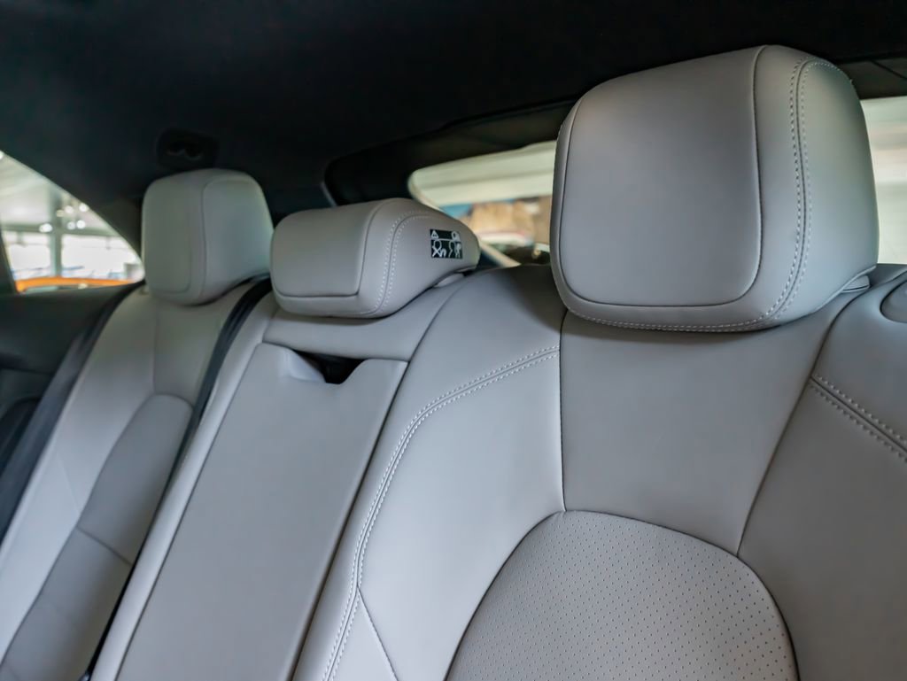 Certified 2025 Porsche Macan 4S Electric AWD/4WD image 24