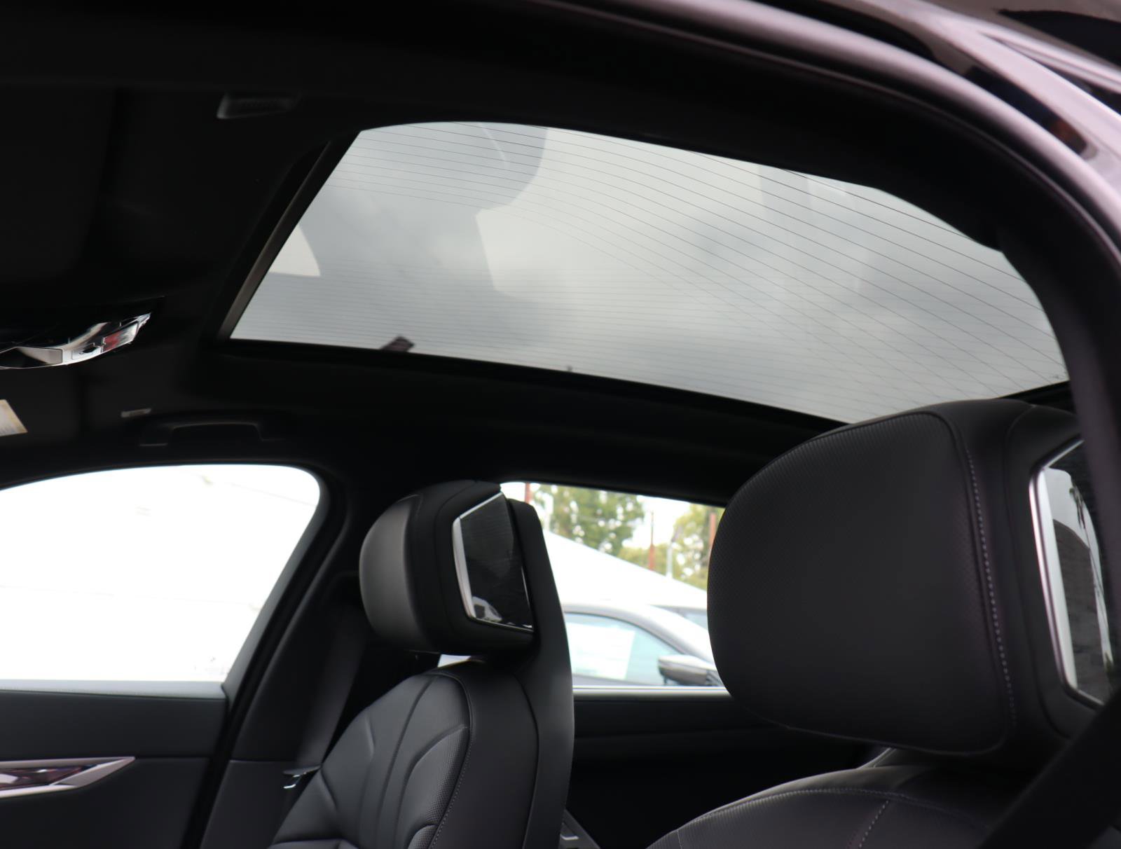 New 2026 BMW 750e xDrive w/ Executive Package image 20