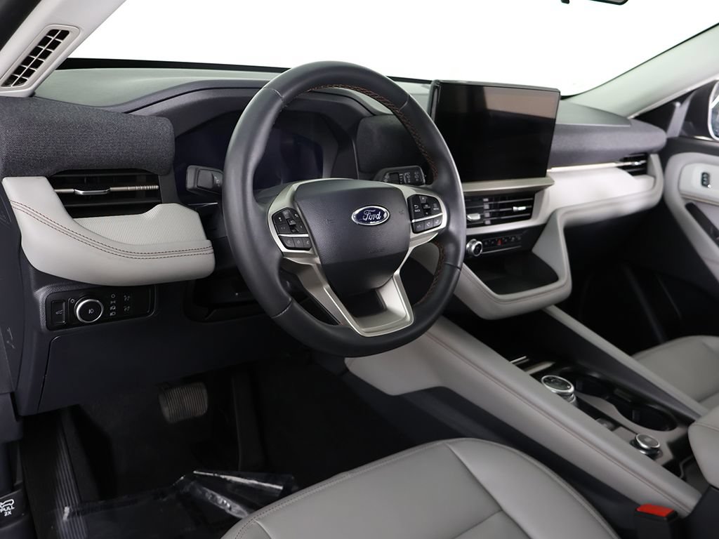 Used 2025 Ford Explorer Active w/ Active Comfort Package AWD/4WD image 26