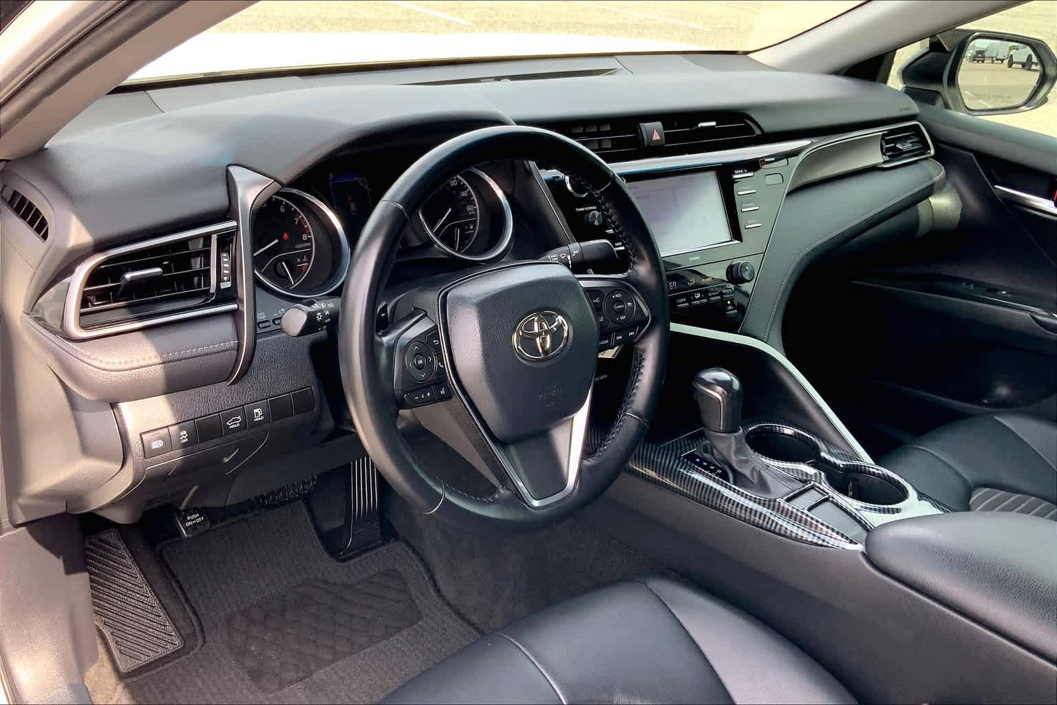 Used 2020 Toyota Camry SE w/ Carpet Mat Package FWD image 17