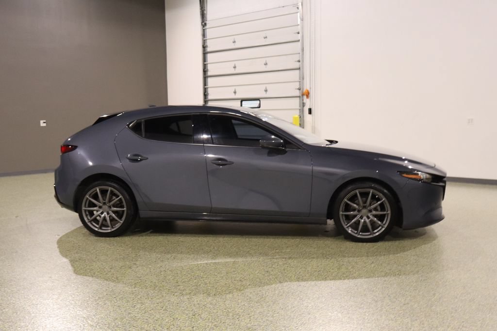 Used 2020 MAZDA MAZDA3 Hatchback w/ Premium Package FWD image 11