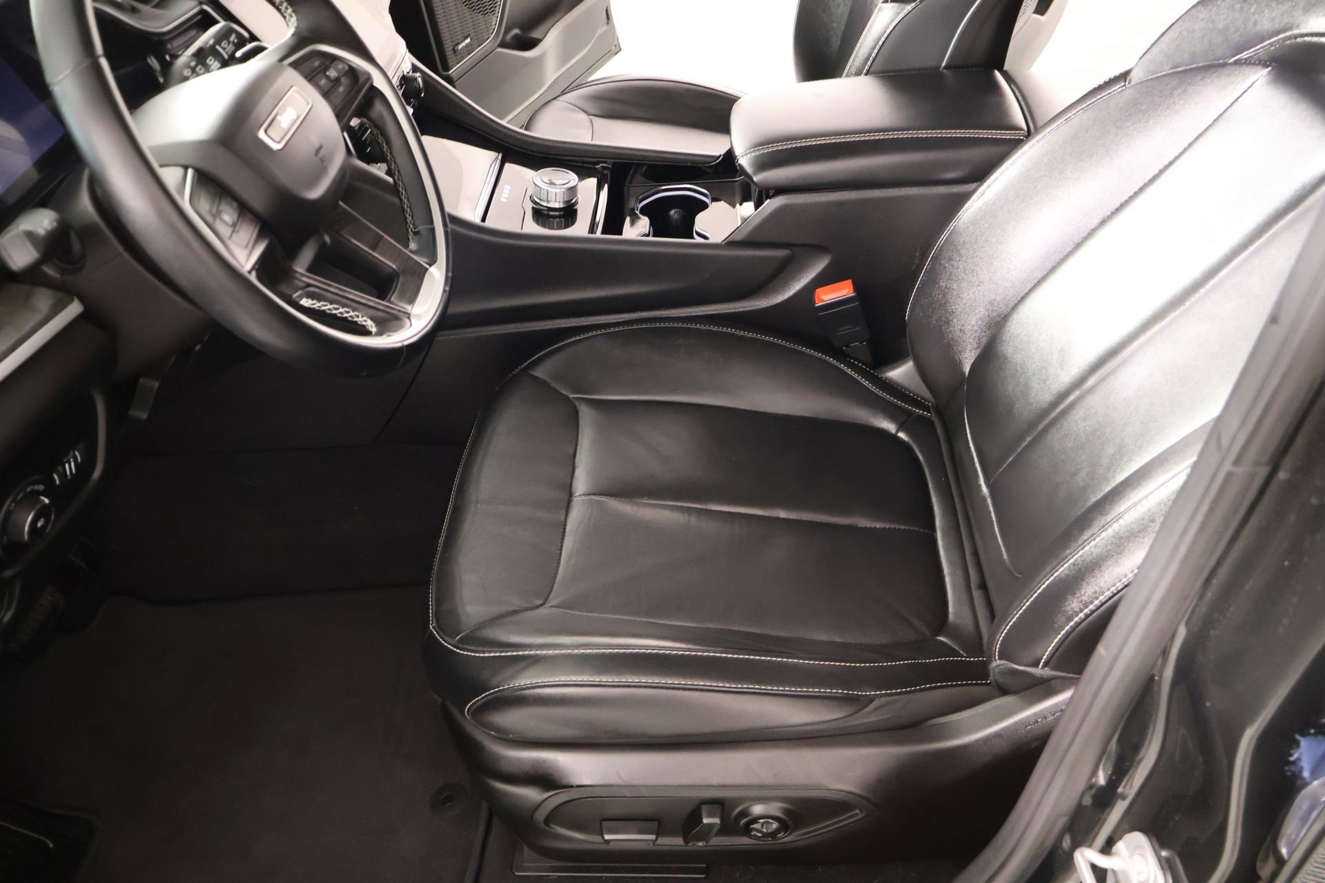 Used 2022 Jeep Grand Cherokee L Limited RWD image 12
