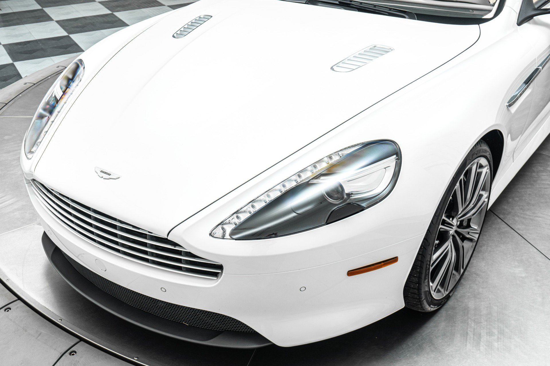 Used 2014 Aston Martin DB9 Volante -Very Low Miles, Pearl image 35