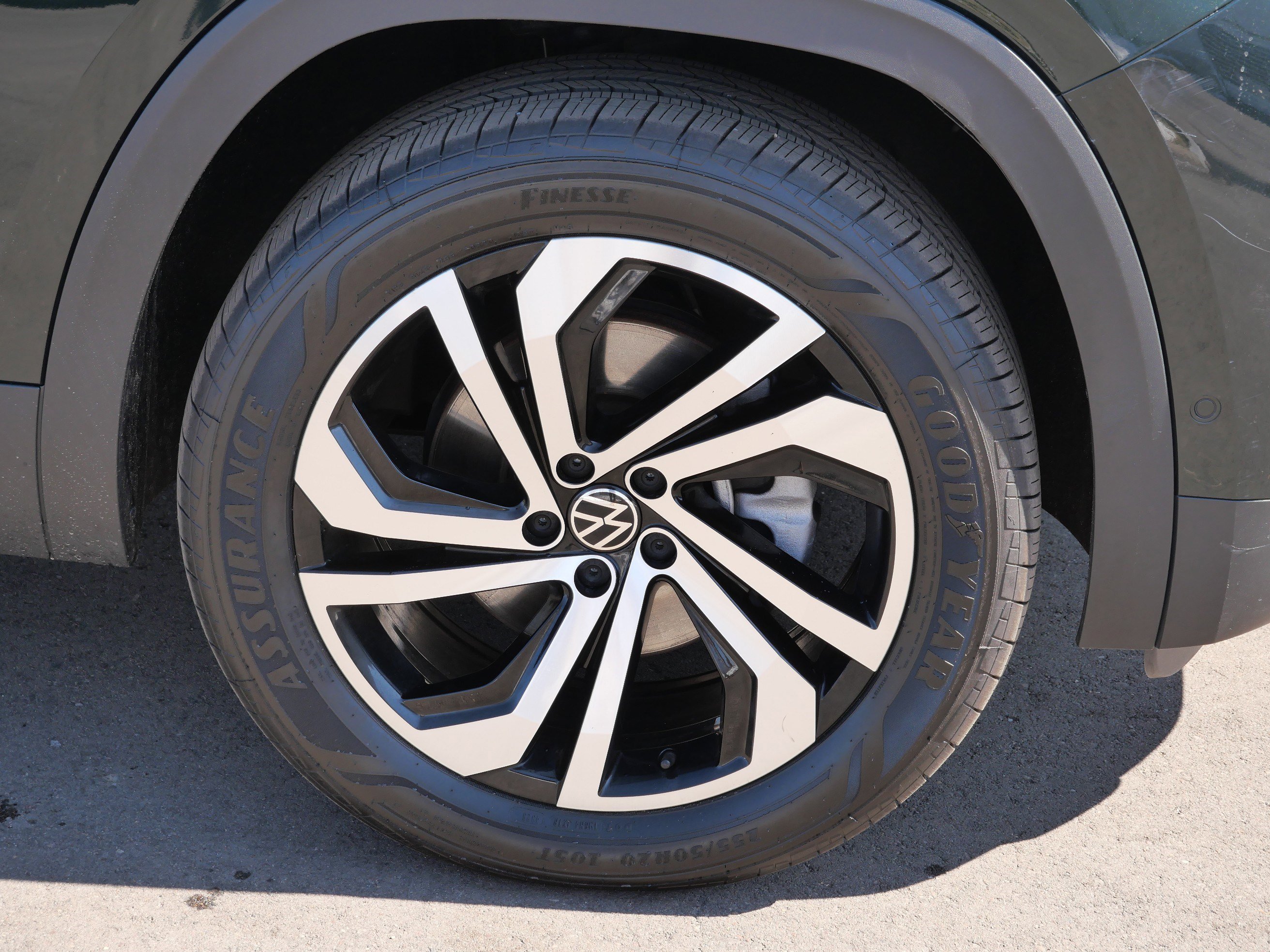 Used 2021 Volkswagen Atlas SEL Premium image 15